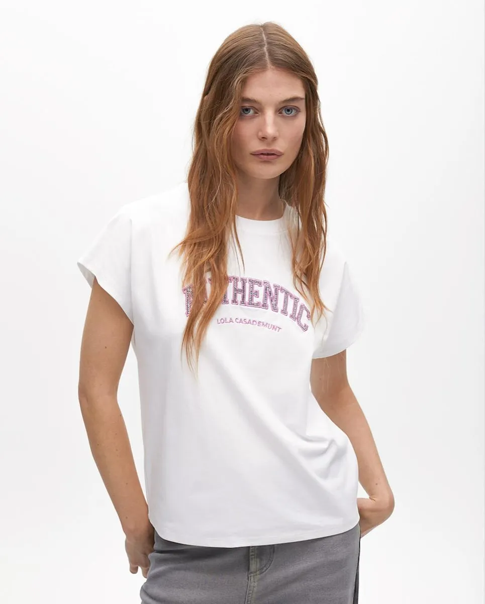 Женская футболка 100% хлопок с надписью спереди Lola Casademunt, белый 
Женская футболка 100% хлопок с надписью спереди Lola Casademunt, белый
