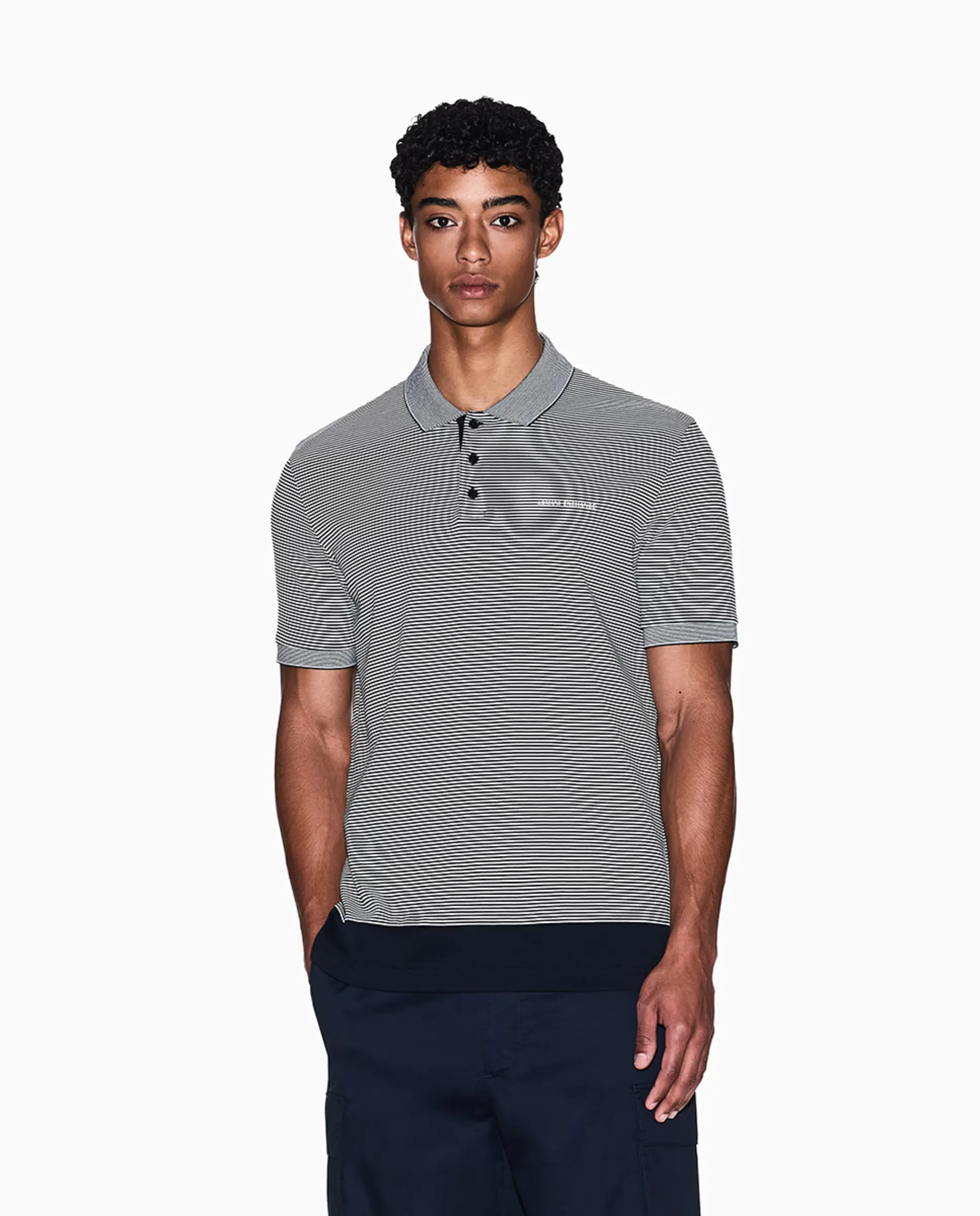 Мужская поло с коротким рукавом, вязаная римской вязкой, с контрастными деталями Armani Exchange, темно-синий
Мужская поло с коротким рукавом, вязаная римской вязкой, с контрастными деталями Armani Exchange, темно-синий