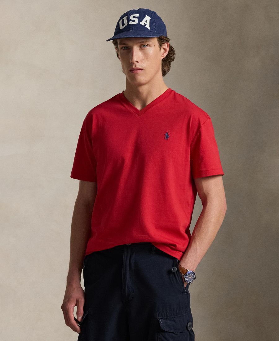 Мужская классическая футболка с V-образным вырезом Polo Ralph Lauren, Red, Красный, Мужская классическая футболка с V-образным вырезом Polo Ralph Lauren, Red
Мужская классическая футболка с V-образным вырезом Polo Ralph Lauren, Red, Красный, Мужская классическая футболка с V-образным вырезом Polo Ralph Lauren, Red