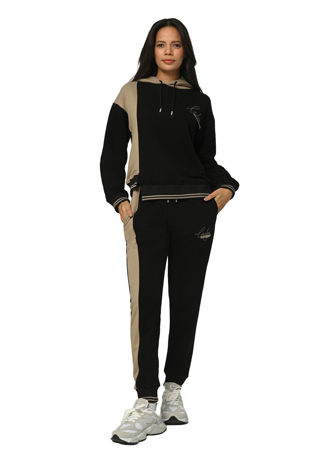 Спортивный костюм в рубчик с принтом tom barron lady boss Tom_Barron, черный
Спортивный костюм в рубчик с принтом tom barron lady boss Tom_Barron, черный