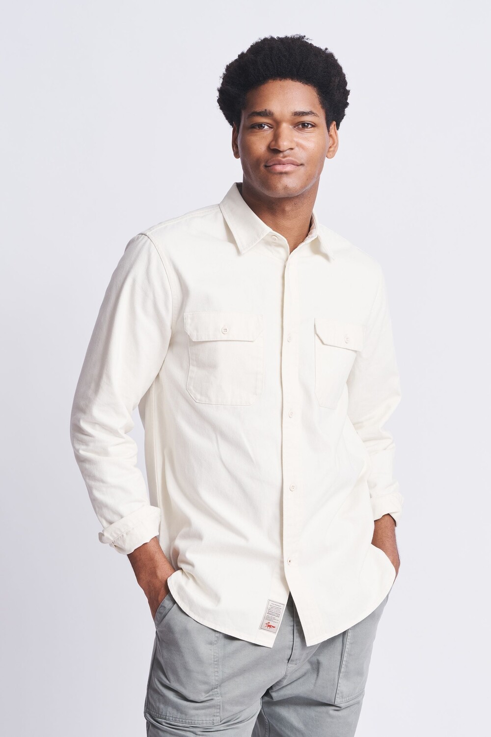 Рубашка Normanby из хлопкового твила Aubin, бежевый
Рубашка Normanby из хлопкового твила Aubin, бежевый