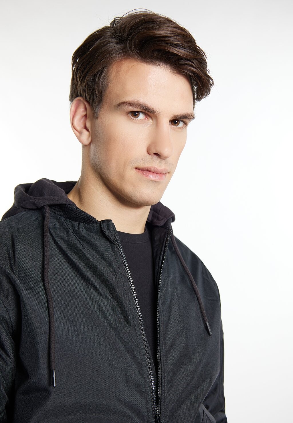 Куртка-бомбер ROVIC Mo, черный
Куртка-бомбер ROVIC Mo, черный