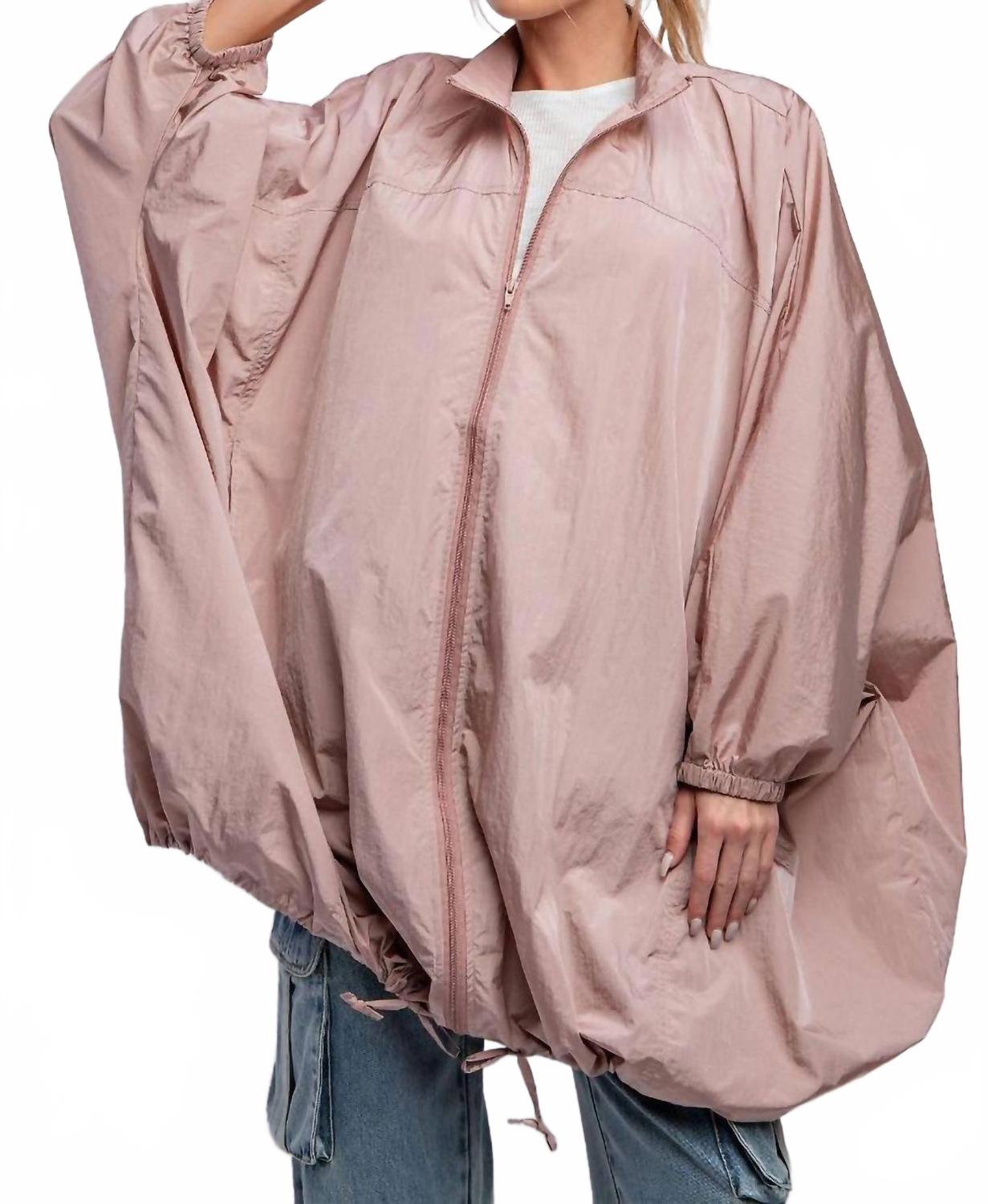 Парашютный оверсайз ветровка в розовом золоте Easel
Парашютный оверсайз ветровка в розовом золоте Easel