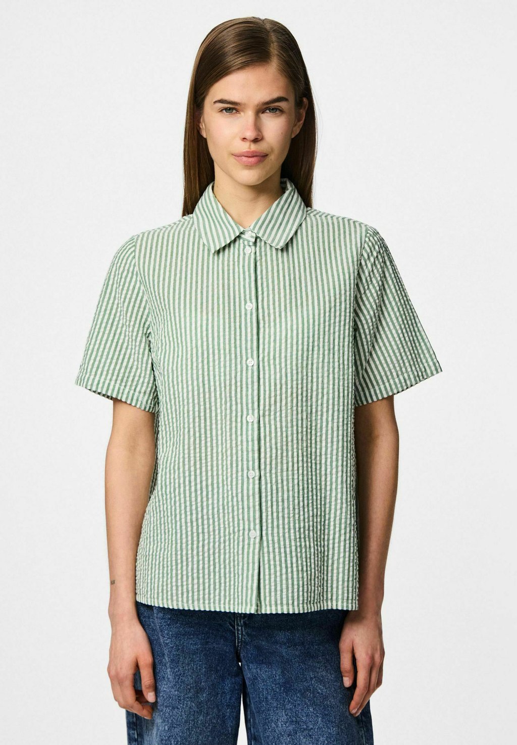 Блузка на пуговицах KURZARM PCSALLY Pieces, зеленый
Блузка на пуговицах KURZARM PCSALLY Pieces, зеленый