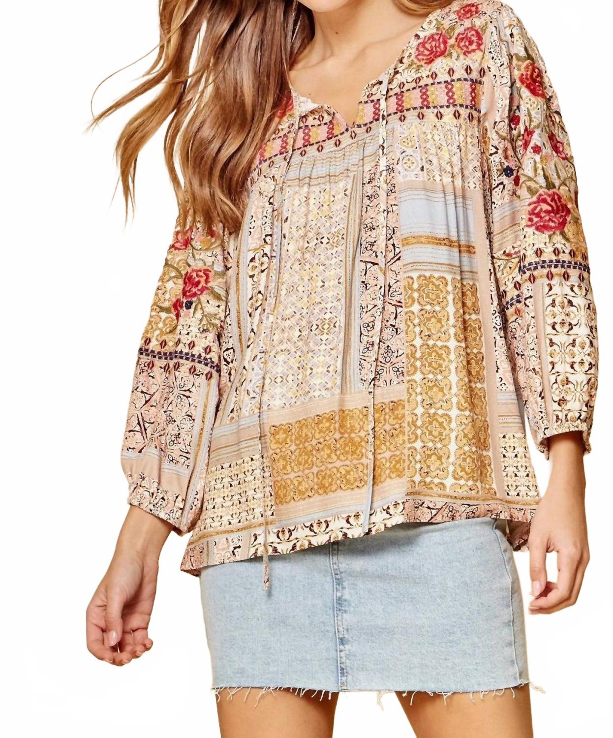 Вышитый топ бабидол в мультиколоре ANDREE BY UNIT
Вышитый топ бабидол в мультиколоре ANDREE BY UNIT