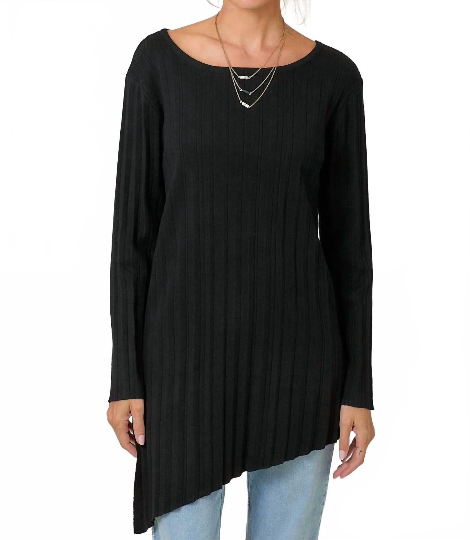 Черный плиссированный свитер-туника с диагональным кроем Mystree
Черный плиссированный свитер-туника с диагональным кроем Mystree