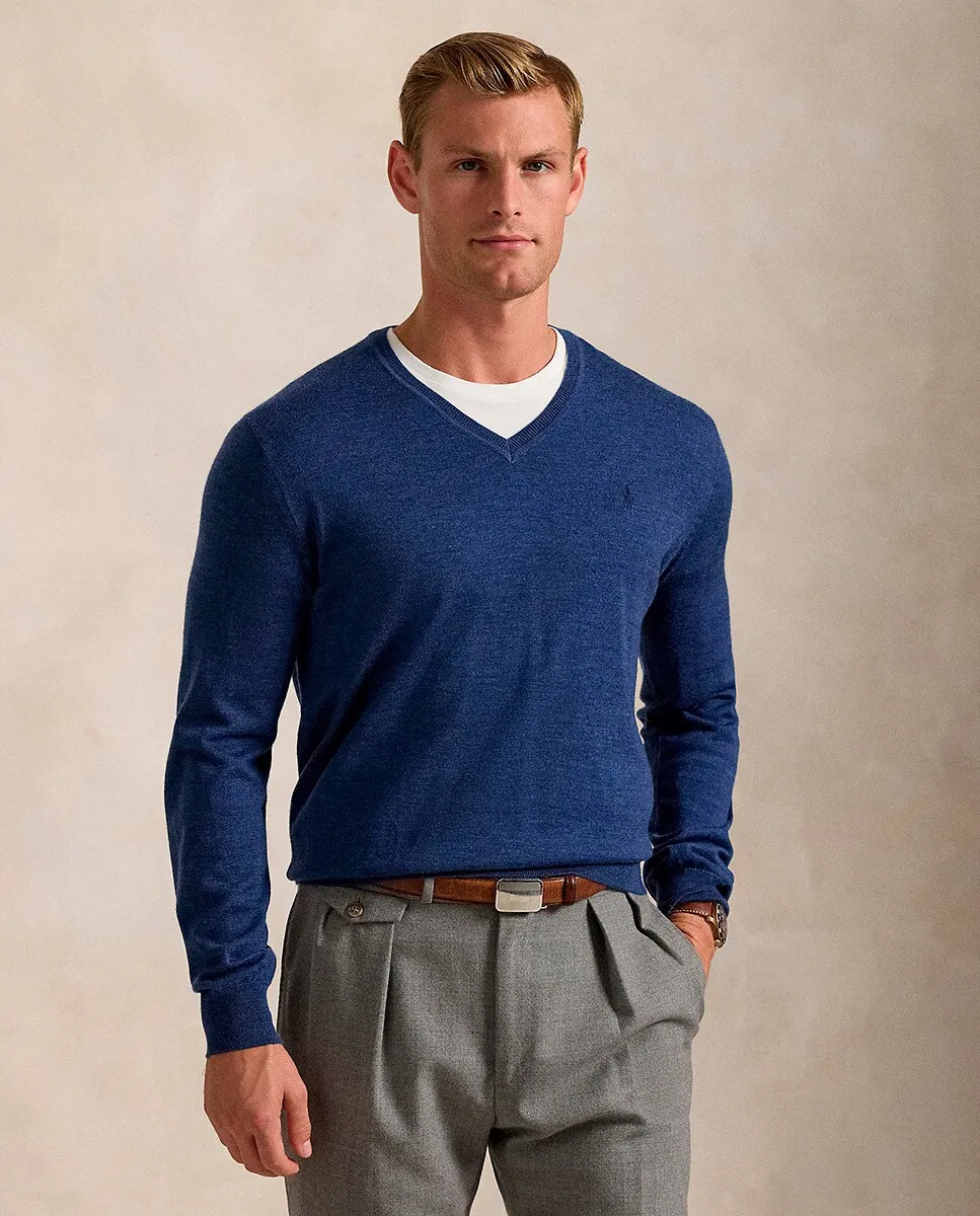Мужской свитер из шерсти мериноса с V-образным вырезом Polo Ralph Lauren, цвет Azul Ultramar
Мужской свитер из шерсти мериноса с V-образным вырезом Polo Ralph Lauren, цвет Azul Ultramar