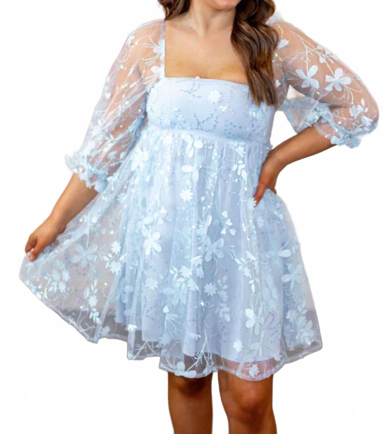 3D цветочные аппликации с пайетками платье Baby Doll в светло-голубом STORIA
3D цветочные аппликации с пайетками платье Baby Doll в светло-голубом STORIA