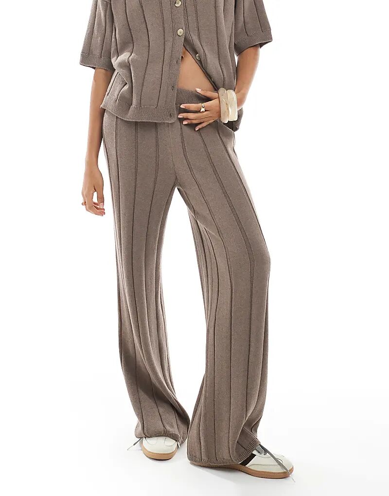 Трикотажные брюки из хлопка ASOS DESIGN цвета мокко
Трикотажные брюки из хлопка ASOS DESIGN цвета мокко