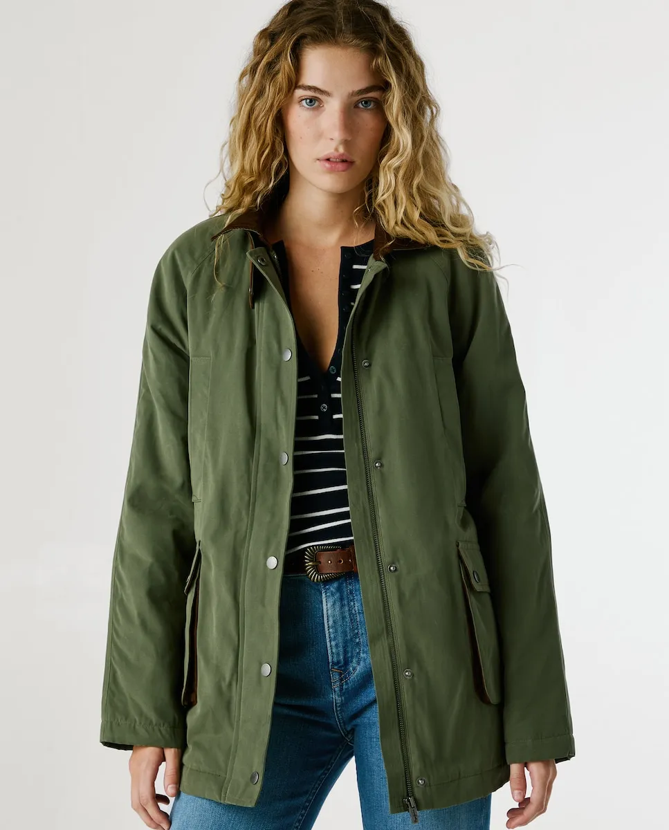 Женская водонепроницаемая куртка с рубашечным воротником Pepe Jeans, зеленый
Женская водонепроницаемая куртка с рубашечным воротником Pepe Jeans, зеленый