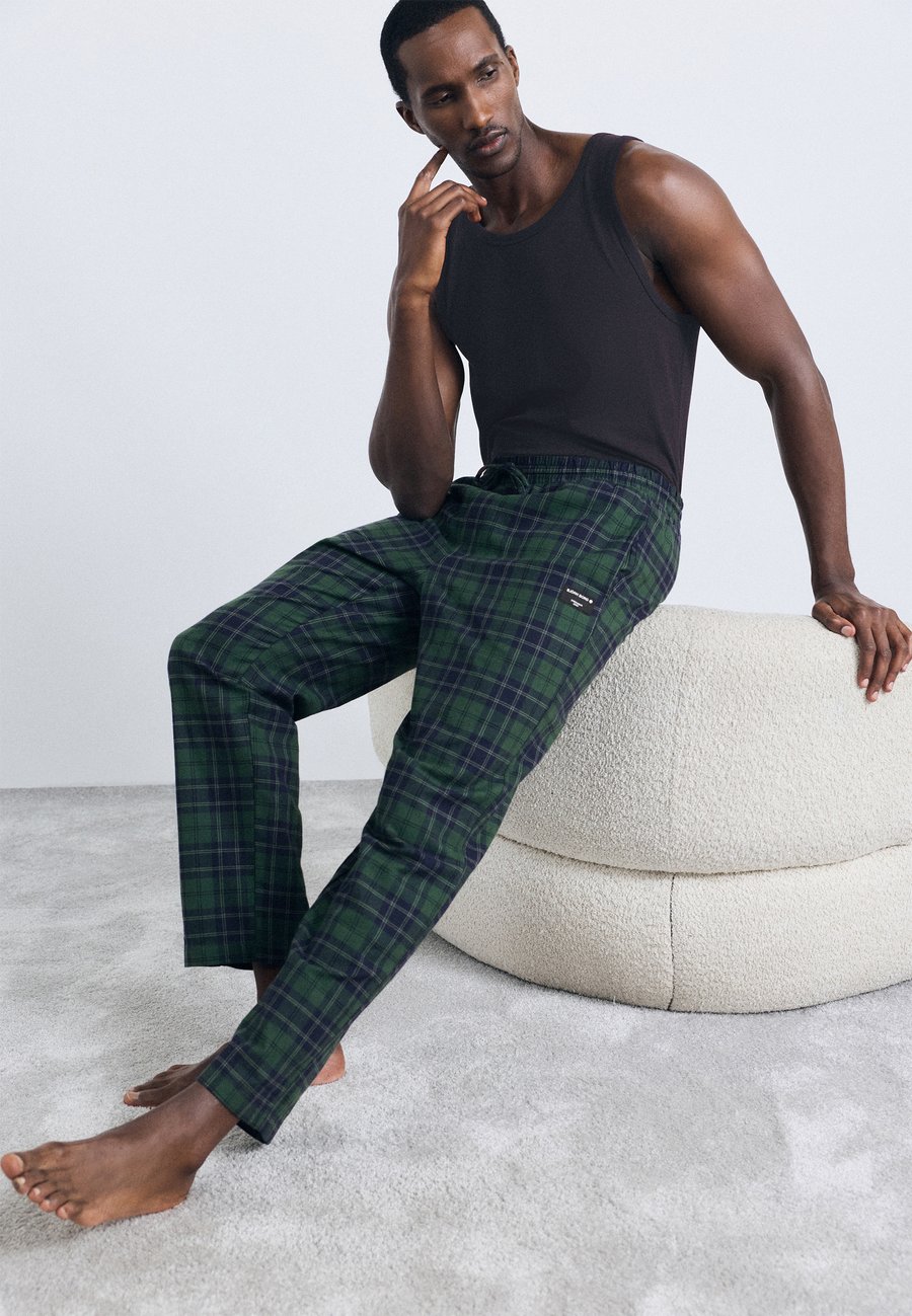 Пижамные брюки Björn Borg CORE PYJAMA PANTS, Forest/Dark Blue
Пижамные брюки Björn Borg CORE PYJAMA PANTS, Forest/Dark Blue