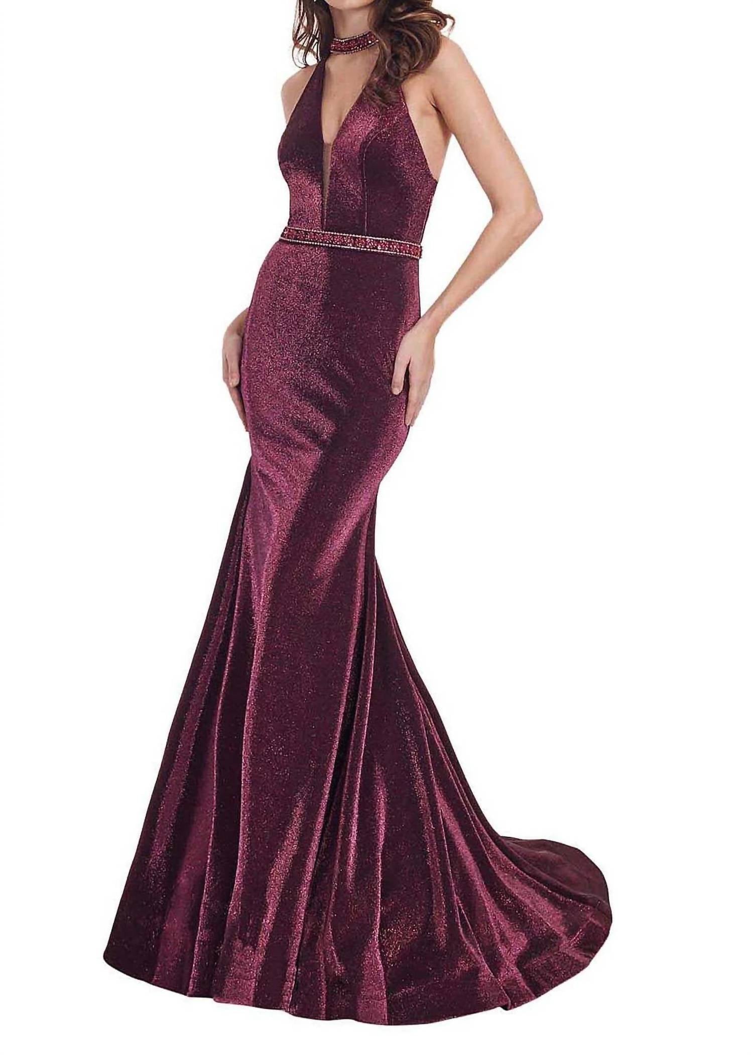 Вечернее платье с бисером на бретелях и ажурной спинкой в цвете маджента/черный RACHEL ALLAN
Вечернее платье с бисером на бретелях и ажурной спинкой в цвете маджента/черный RACHEL ALLAN