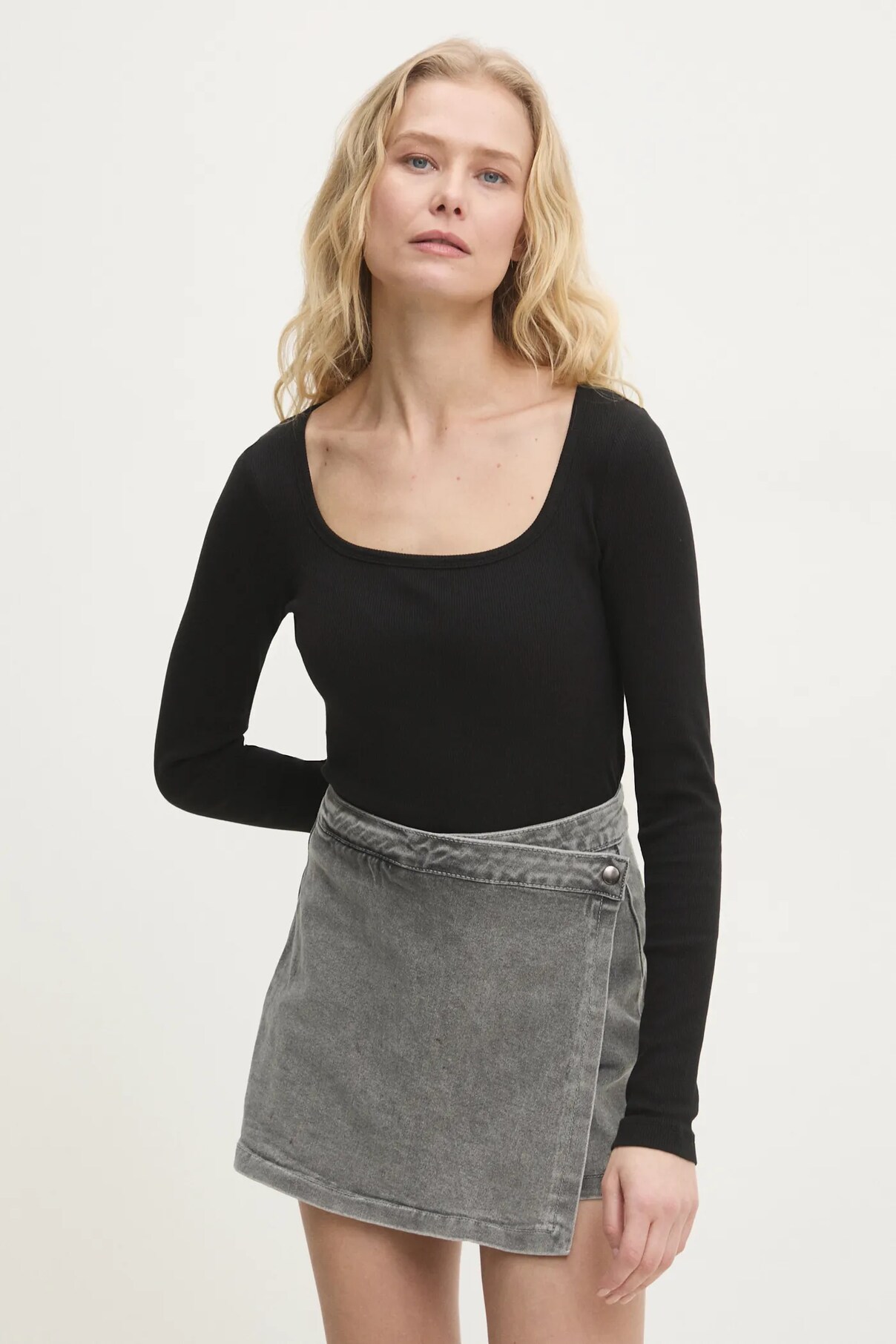 Лонгслив Answear Lab, черный
Лонгслив Answear Lab, черный