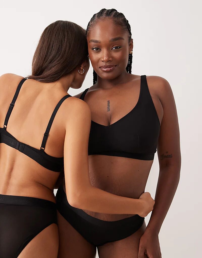 Сетчатый бюстгальтер-бралетт Lemonade Dolls Fuller Bust So Soft черного цвета
Сетчатый бюстгальтер-бралетт Lemonade Dolls Fuller Bust So Soft черного цвета