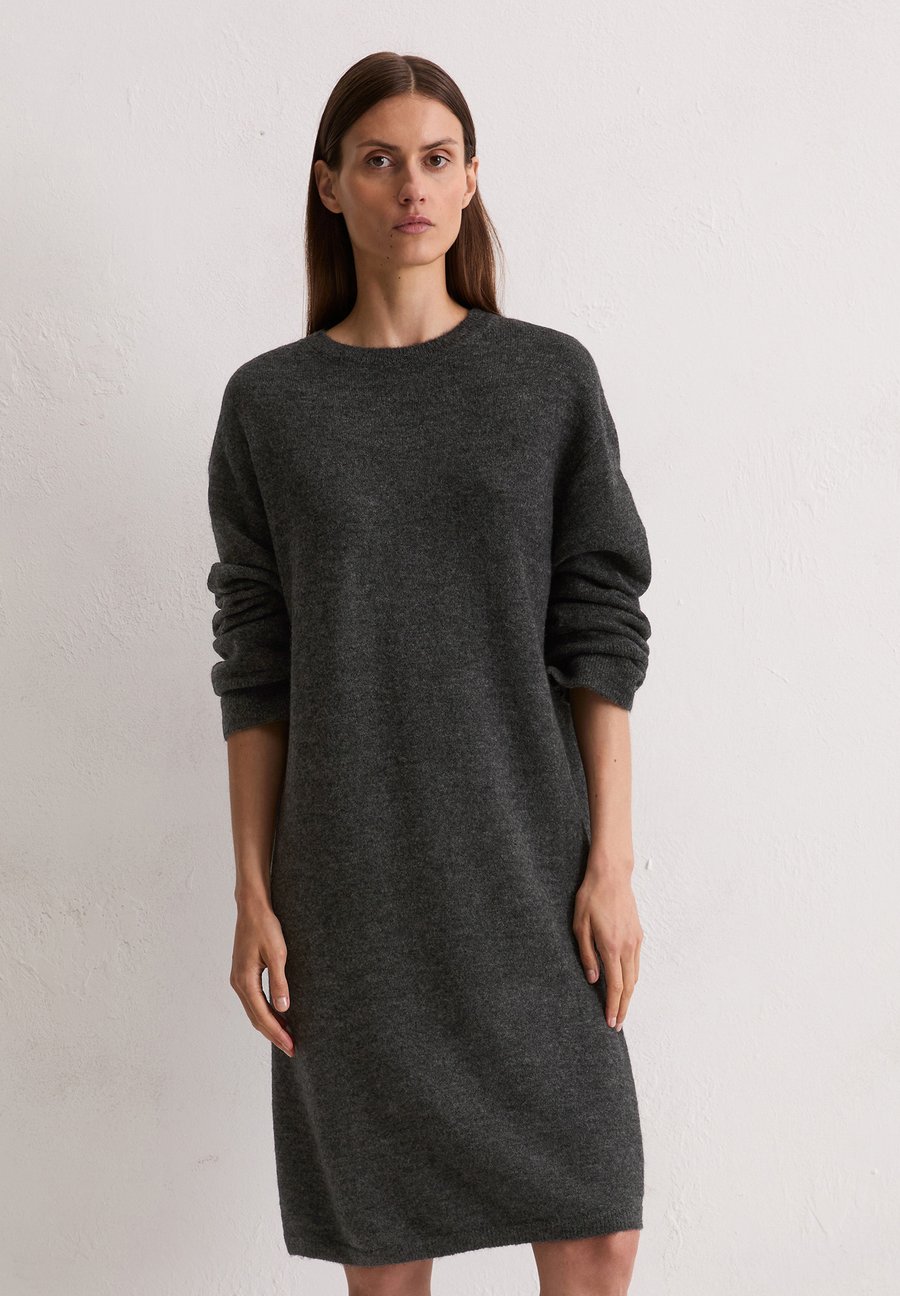 Платье Marc O'Polo LONGSLEEVE ROUND NECK, Night Grey Melange/Dark Grey
Платье Marc O'Polo LONGSLEEVE ROUND NECK, Night Grey Melange/Dark Grey