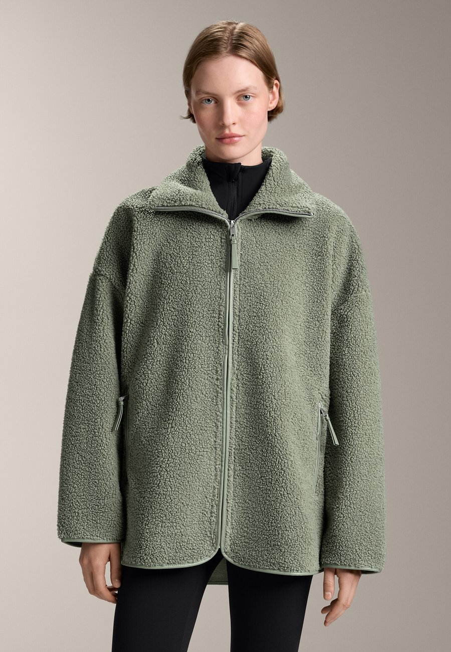 Флисовая куртка OYSHO OVERSIZE FAUX-SHEARLING, Khaki
Флисовая куртка OYSHO OVERSIZE FAUX-SHEARLING, Khaki
