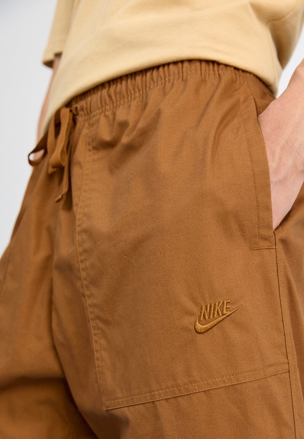 Спортивные брюки Club Barcelona Nike, светло-британский загар
Спортивные брюки Club Barcelona Nike, светло-британский загар