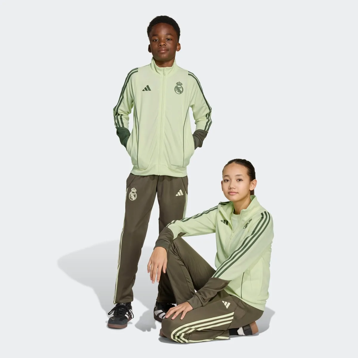 Детский спортивный костюм Real Madrid CF 2025-2026 Tiro 24 adidas, зеленый
Детский спортивный костюм Real Madrid CF 2025-2026 Tiro 24 adidas, зеленый