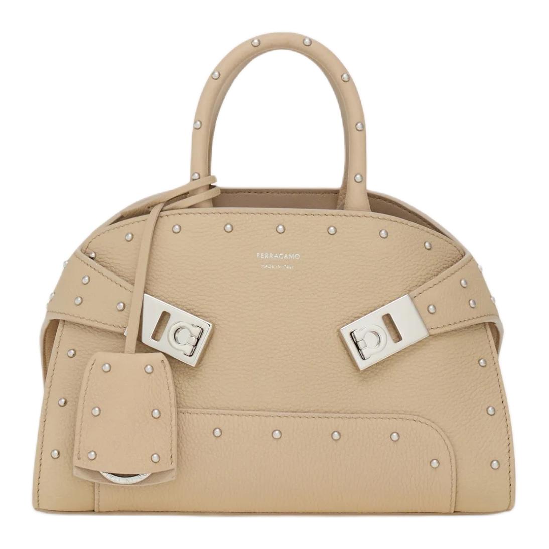 Ferragamo Хлопковый миниатюрный женский плечевой рюкзак через плечо
Ferragamo Хлопковый миниатюрный женский плечевой рюкзак через плечо