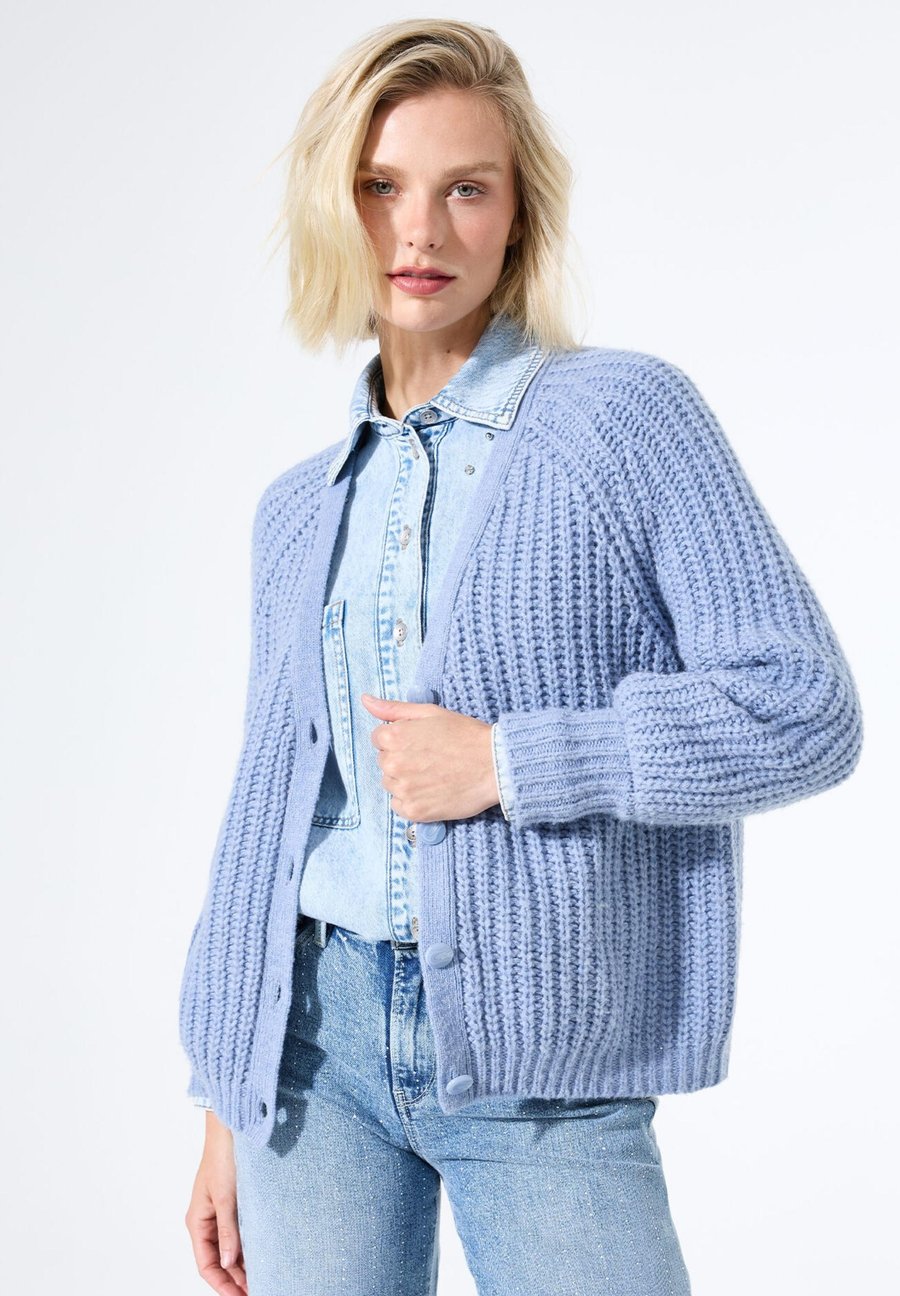 Кардиган Garcia Cardigan, River Valley/Blue
Кардиган Garcia Cardigan, River Valley/Blue