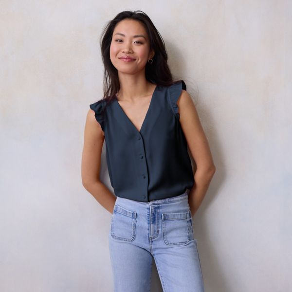 Женский топ с V-образным вырезом и рюшами на плечах Lc Lauren Conrad, цвет seattle navy
Женский топ с V-образным вырезом и рюшами на плечах Lc Lauren Conrad, цвет seattle navy