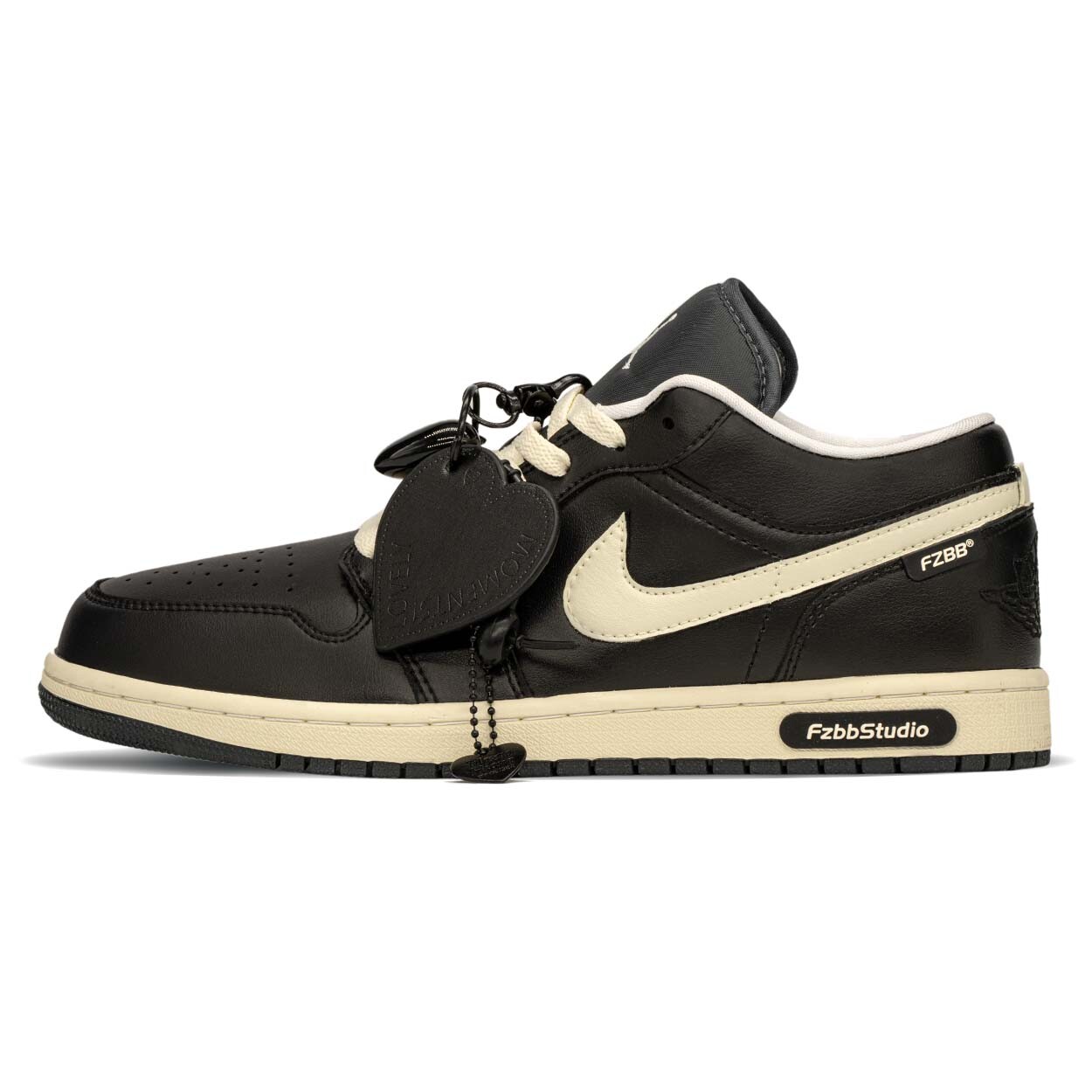 Кроссовки Air Jordan 1 Vintage Basketball Shoes Women's Low-top Black/beige, черный/бежевый
Кроссовки Air Jordan 1 Vintage Basketball Shoes Women's Low-top Black/beige, черный/бежевый