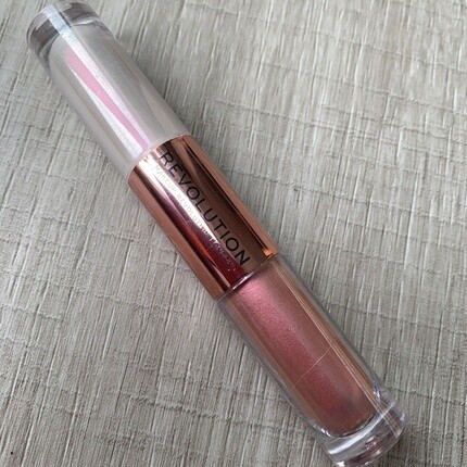 Double Up Liquid Shadow Matte и переливающееся богатство, Revolution
Double Up Liquid Shadow Matte и переливающееся богатство, Revolution