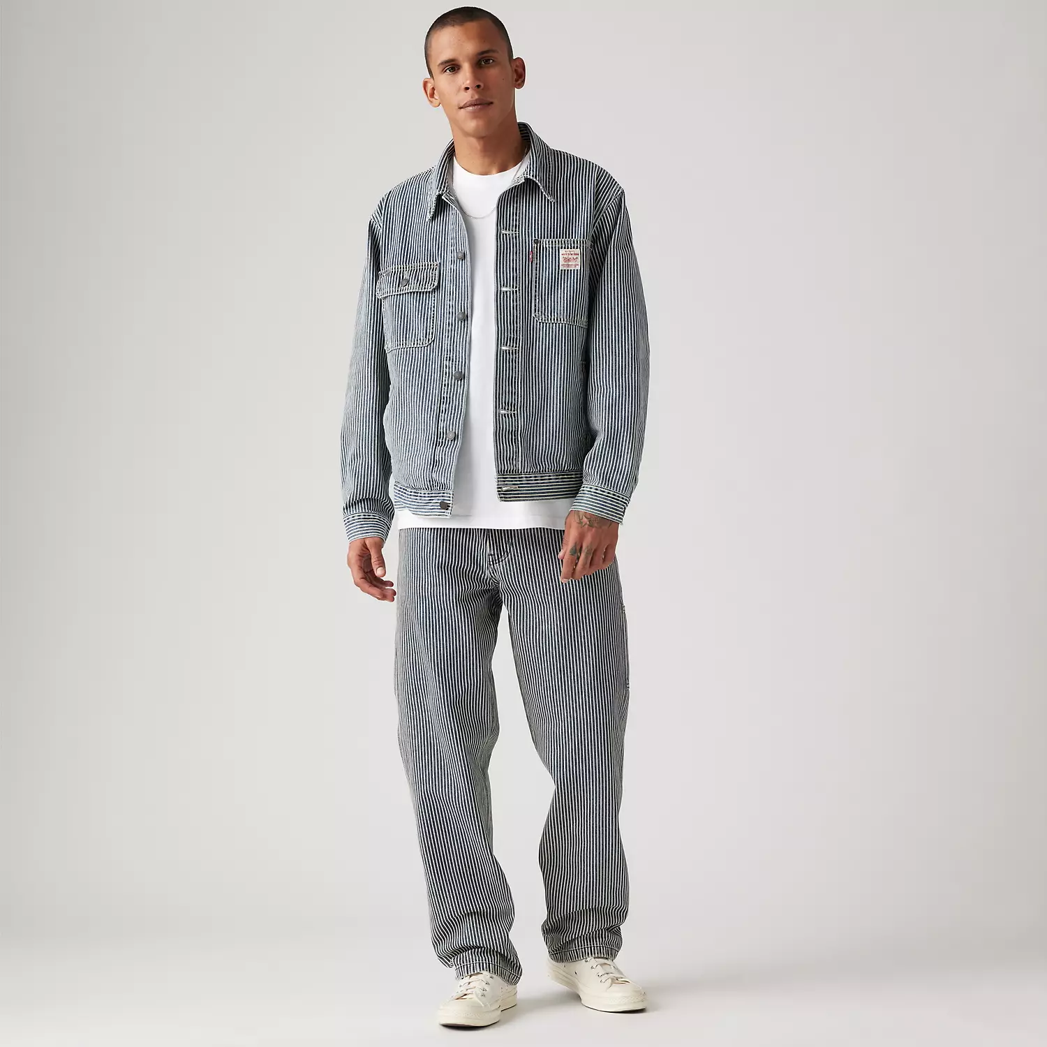 568 Свободные прямые джинсы Carpenter для мужчин Levi's, цвет Aged RR Stripe - White
568 Свободные прямые джинсы Carpenter для мужчин Levi's, цвет Aged RR Stripe - White