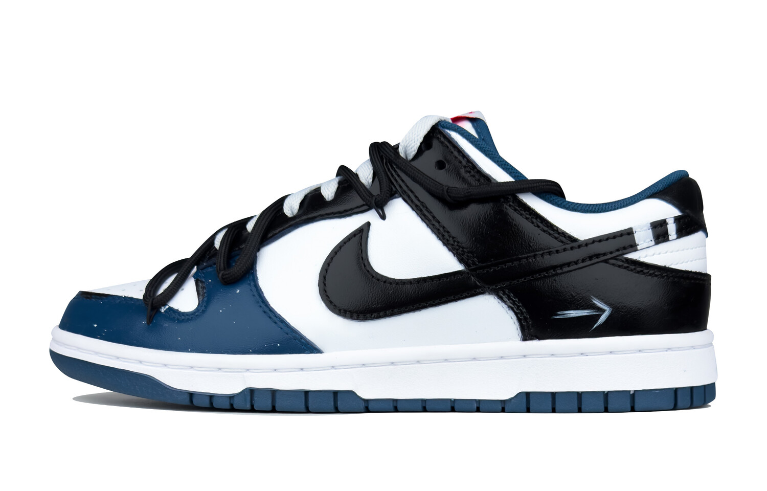 Кроссовки Nike Dunk Skateboarding Shoes Men Low-top Blue/white/black, синий
Кроссовки Nike Dunk Skateboarding Shoes Men Low-top Blue/white/black, синий