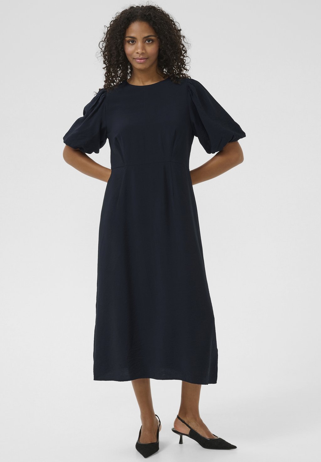 Элегантное платье KAPACO Kaffe, цвет Black Deep
Элегантное платье KAPACO Kaffe, цвет Black Deep