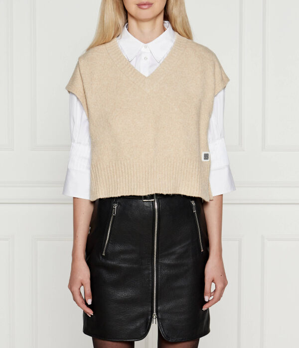 Жилет женский Hugo Селени короткий, бежевый 
Жилет женский Hugo Селени короткий, бежевый