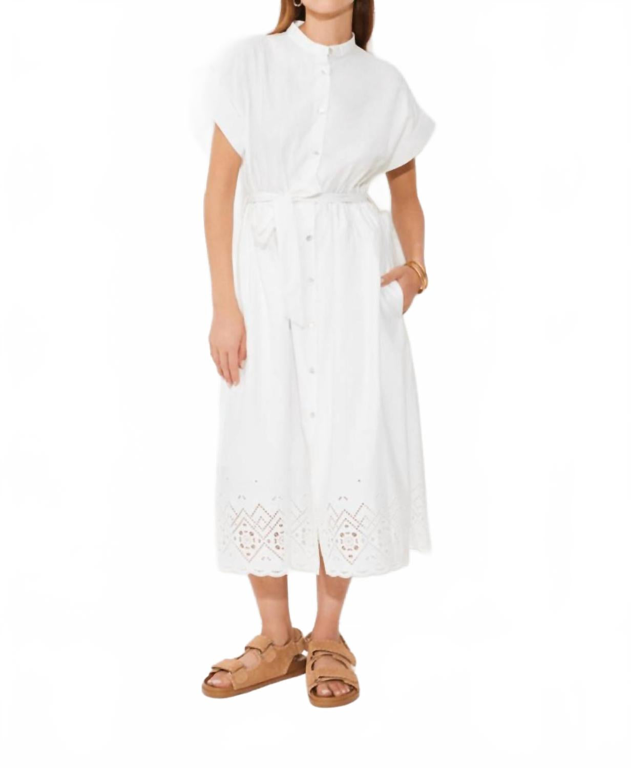 Белое миди-платье "Ceylan" с вышивкой и пуговицами Suncoo
Белое миди-платье "Ceylan" с вышивкой и пуговицами Suncoo
