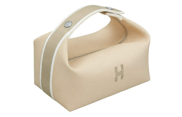 Женская косметичка Hermes для невесты
Женская косметичка Hermes для невесты