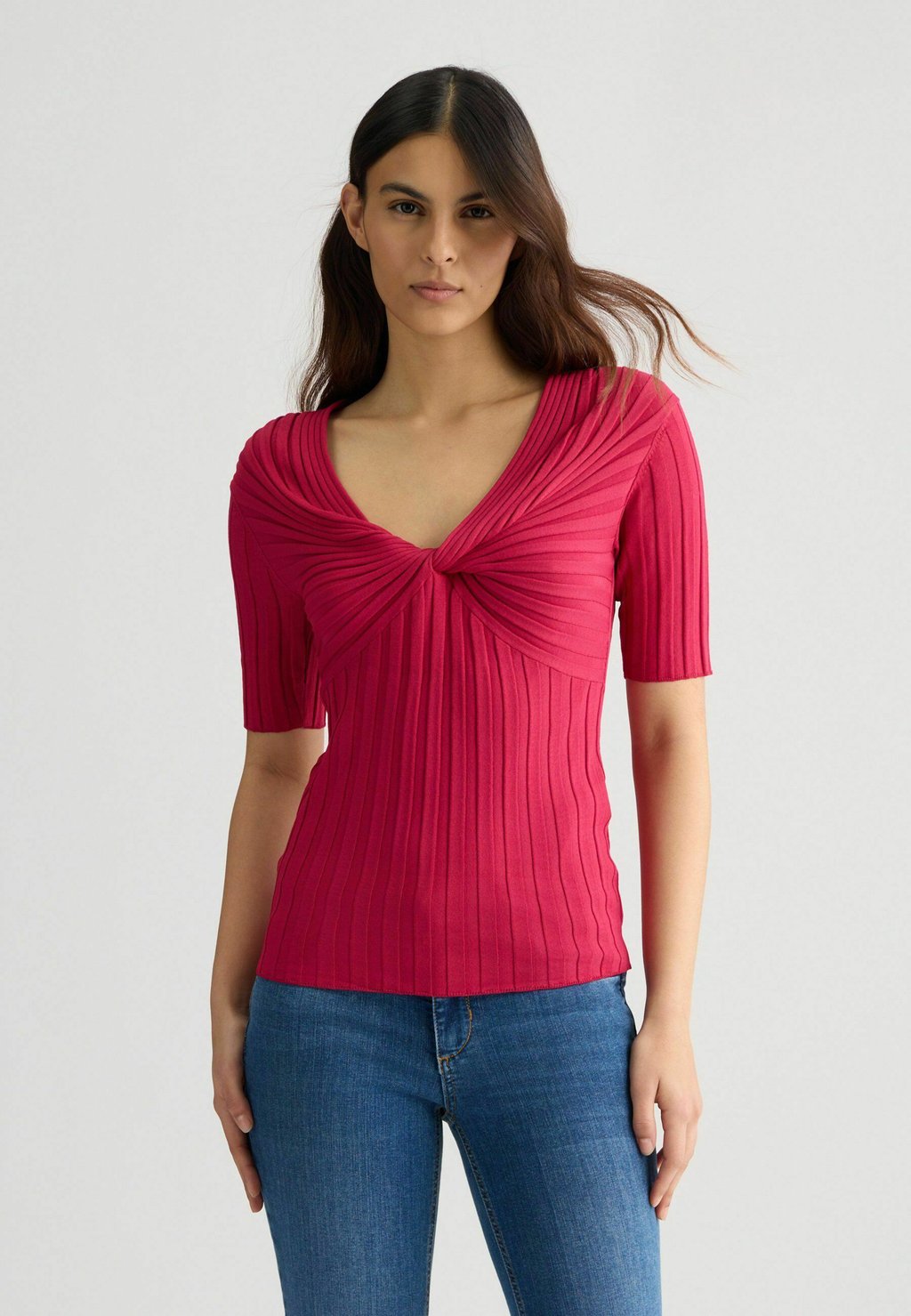 Футболка с принтом LIU JO, черничный
Футболка с принтом LIU JO, черничный