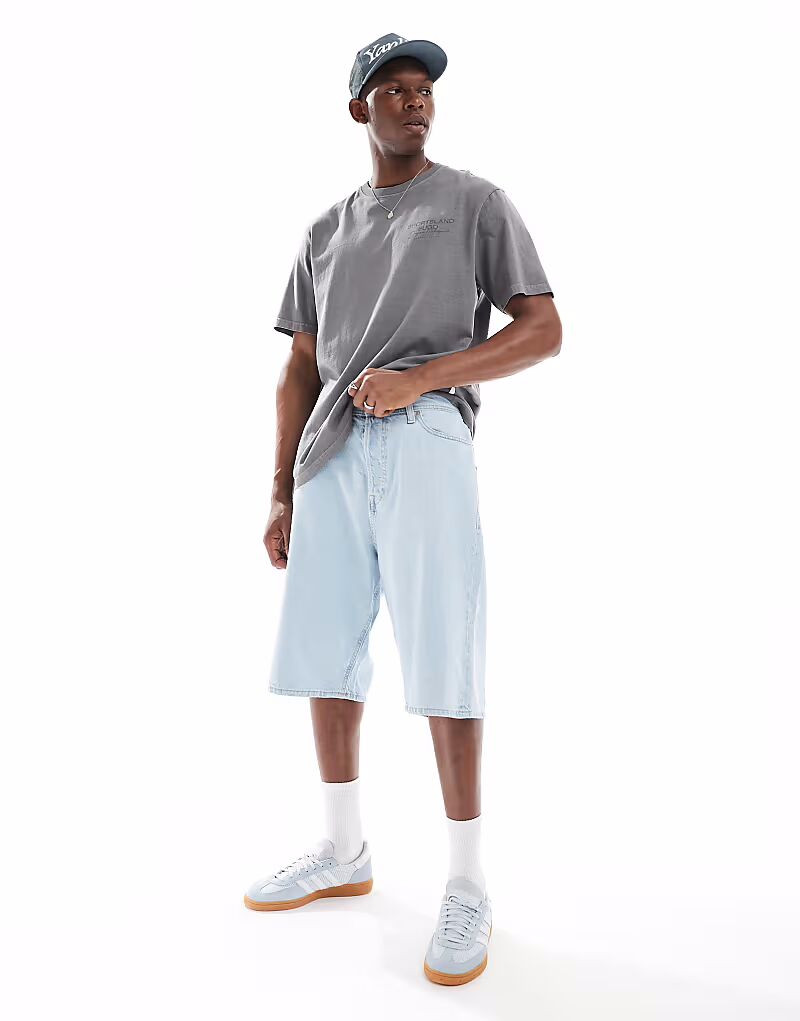 Мешковатые джинсовые шорты Jack & Jones светло-голубого цвета
Мешковатые джинсовые шорты Jack & Jones светло-голубого цвета