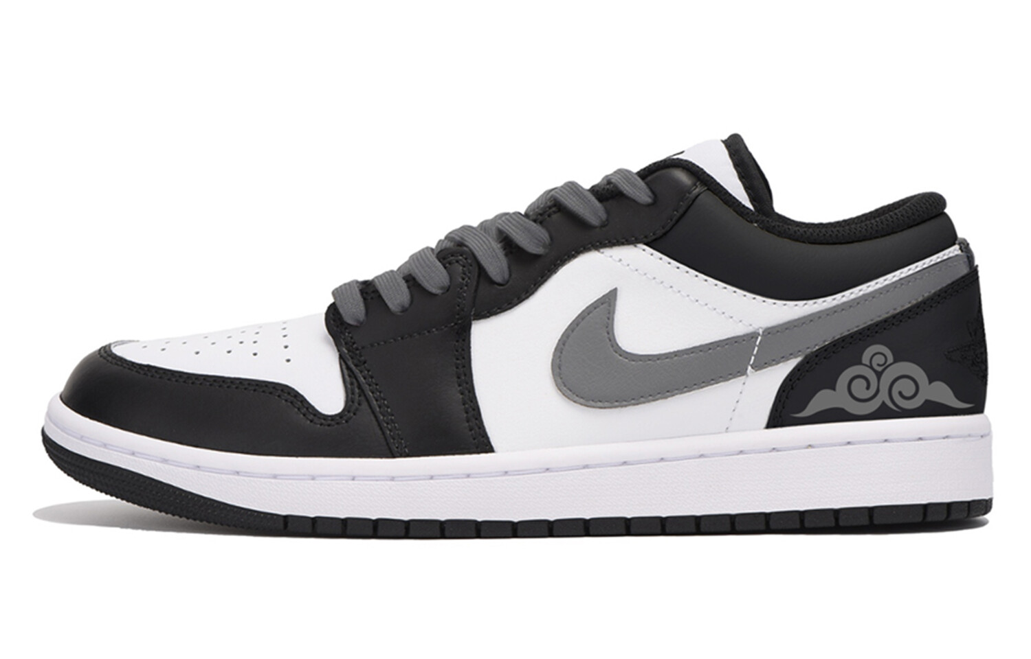 Кроссовки Air Jordan 1 Vintage Basketball Shoes Men Low-top Black/grey/white, черный/серый
Кроссовки Air Jordan 1 Vintage Basketball Shoes Men Low-top Black/grey/white, черный/серый