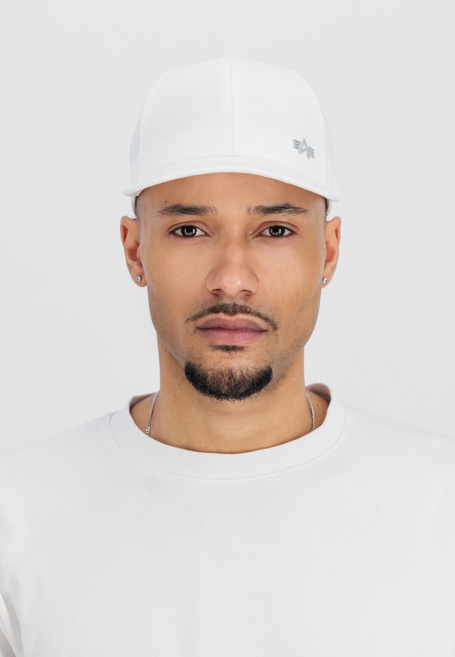 Бейсболка Alpha Industries LABEL UNISEX, White/Silver/White
Бейсболка Alpha Industries LABEL UNISEX, White/Silver/White