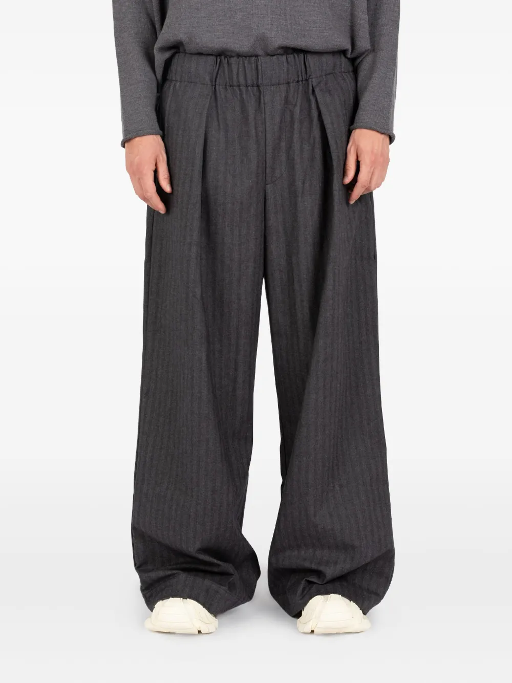 Широкие брюки в полоску со складками Société Anonyme, серый
Широкие брюки в полоску со складками Société Anonyme, серый