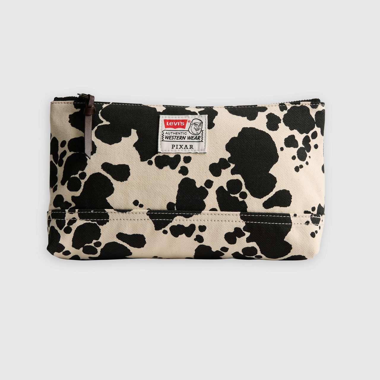 Сумка Levi's X Toy Story Cow Levi's, Cow Print Black - Black
Сумка Levi's X Toy Story Cow Levi's, Cow Print Black - Black