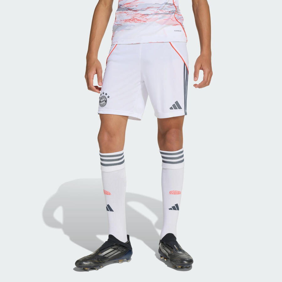 ADIDAS Детские выездные шорты ФК Бавария Мюнхен 25/26
ADIDAS Детские выездные шорты ФК Бавария Мюнхен 25/26