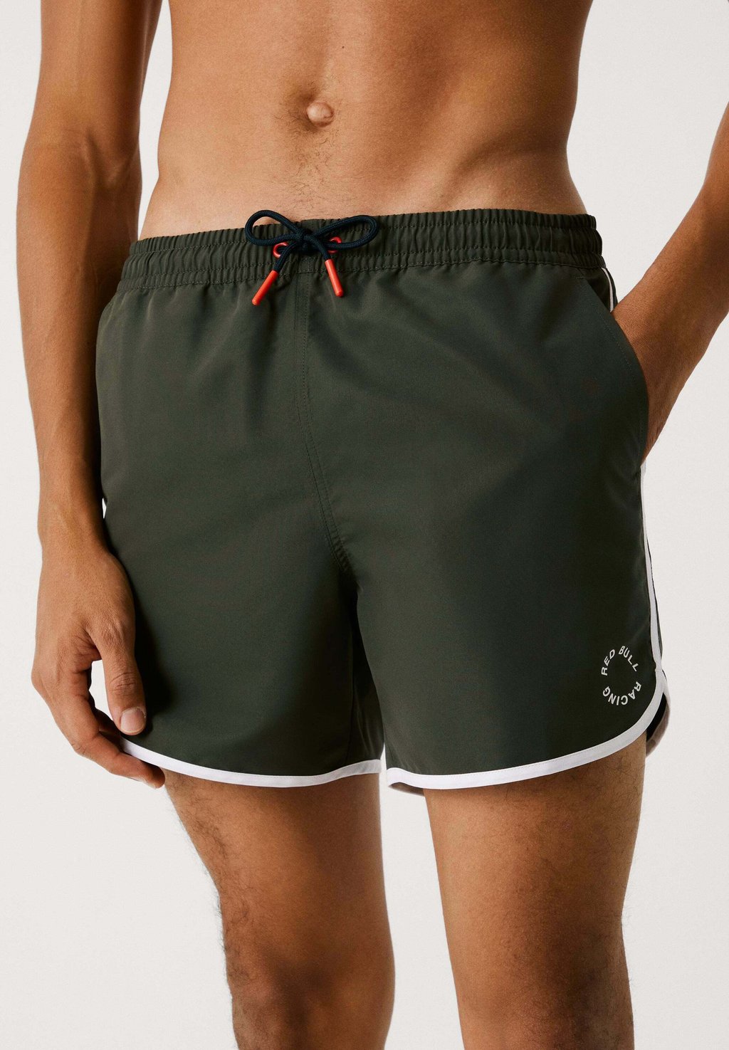 Пляжные шорты Red Bull Racing x Pepe Jeans, оливковый
Пляжные шорты Red Bull Racing x Pepe Jeans, оливковый