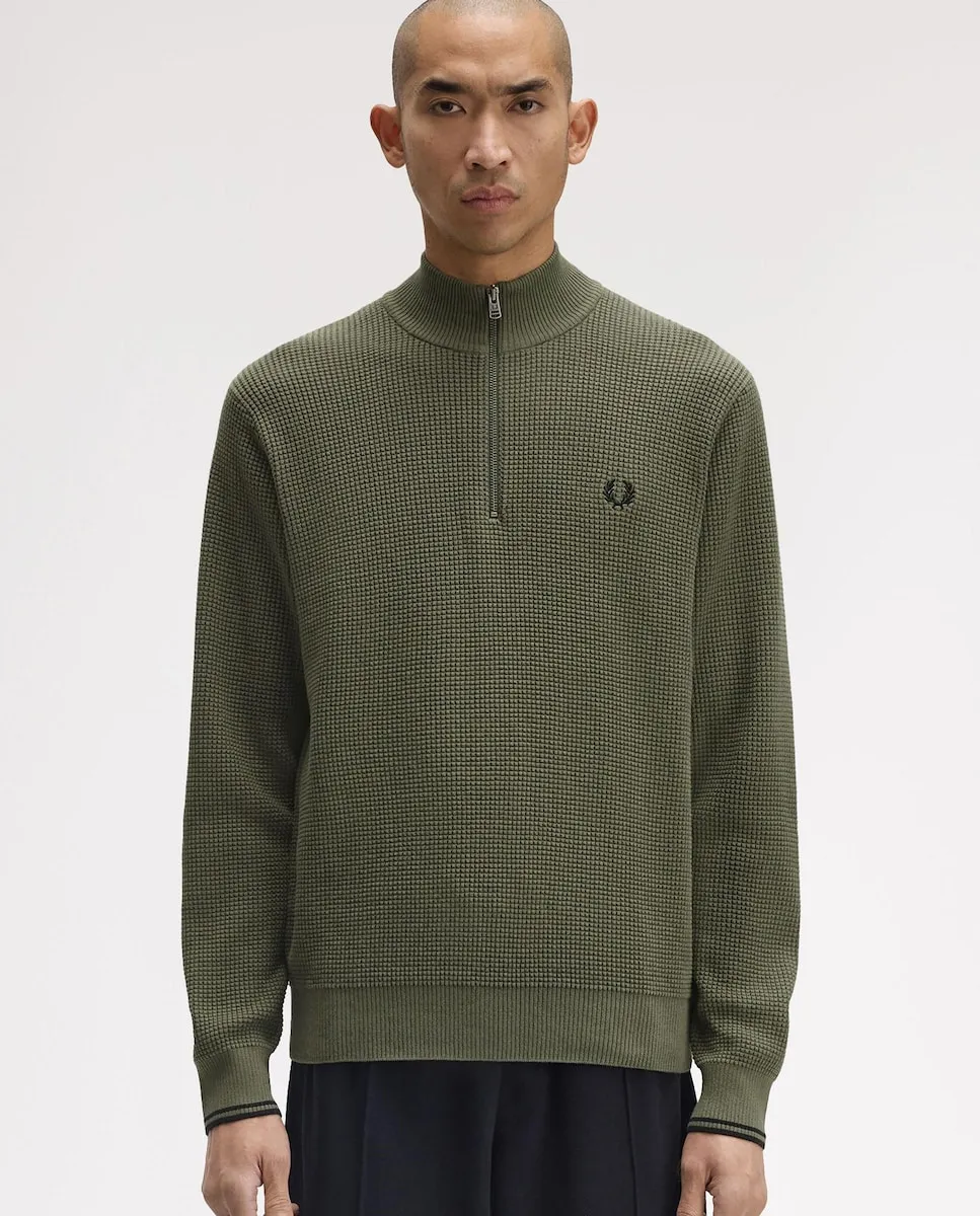 Мужской джемпер в рубчик с молнией Fred Perry, оливковый зеленый
Мужской джемпер в рубчик с молнией Fred Perry, оливковый зеленый