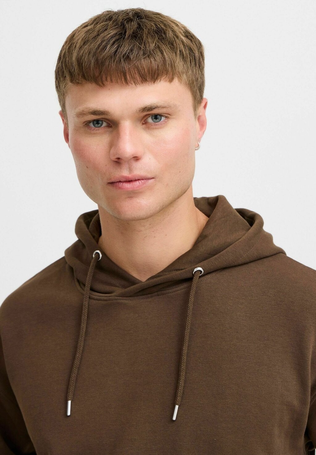 Толстовка с капюшоном LENZ Solid, коричневый
Толстовка с капюшоном LENZ Solid, коричневый