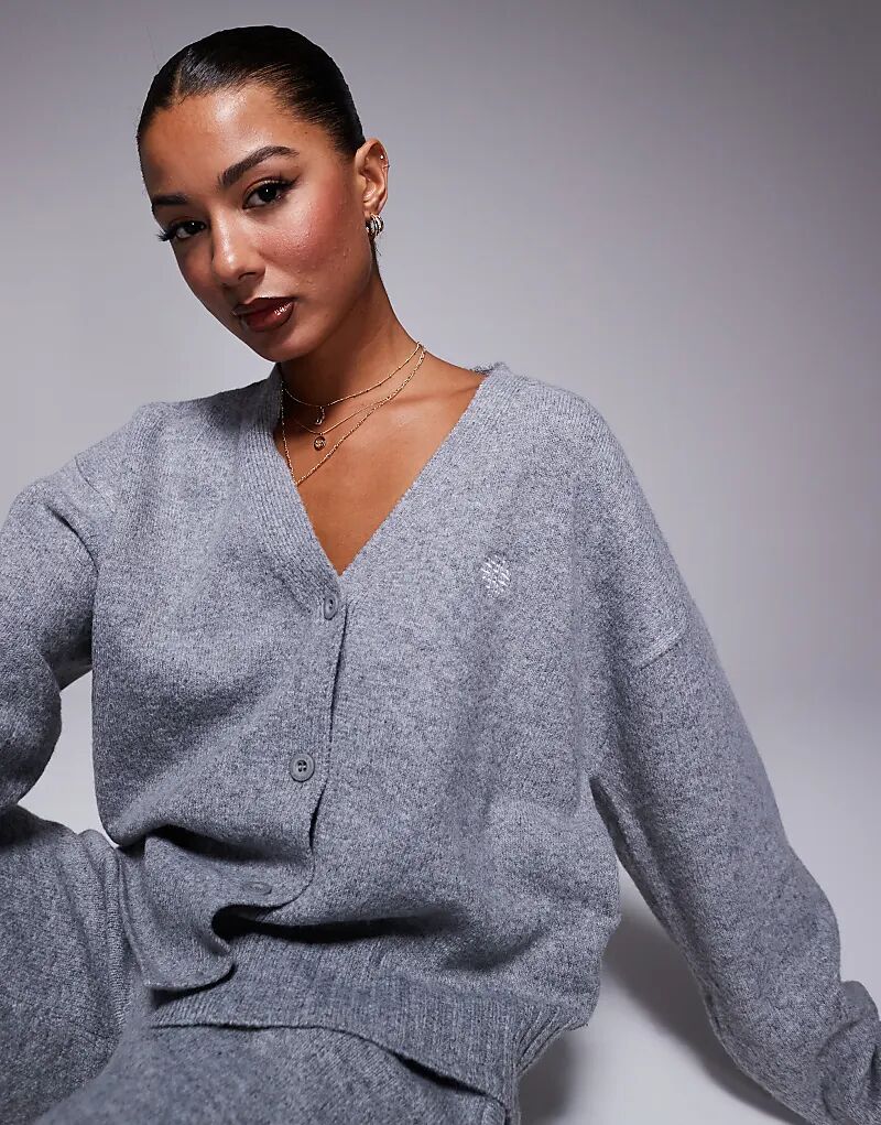 Кардиган с пушистой вязкой и эмблемой Couture Club серого цвета — часть комплекта
Кардиган с пушистой вязкой и эмблемой Couture Club серого цвета — часть комплекта