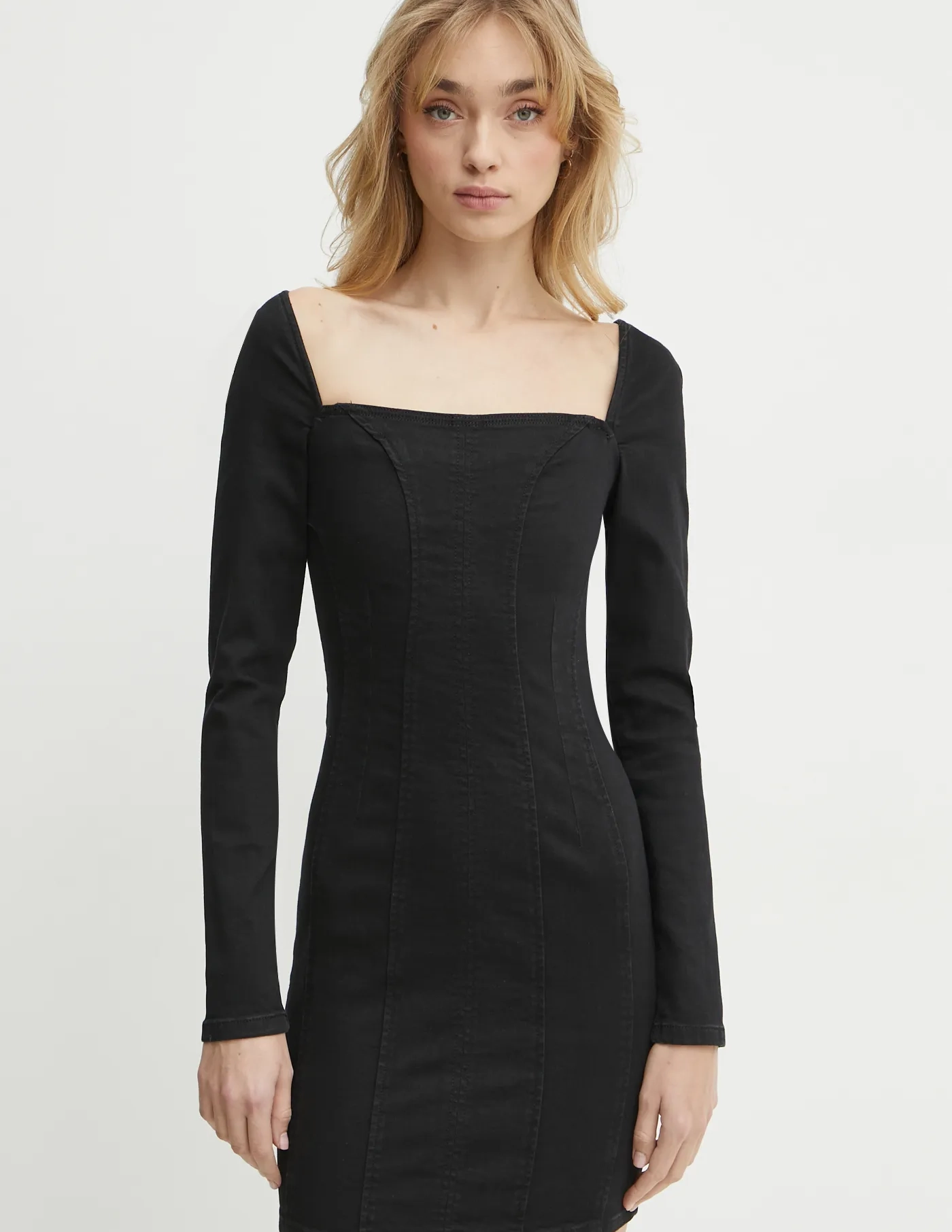 MOLLY джинсовое платье Guess, черный
MOLLY джинсовое платье Guess, черный