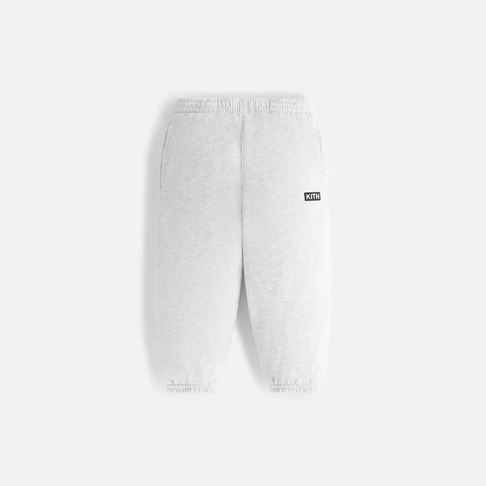Брюки Kith Baby Nelson Sweatpant, светло-зеленый
Брюки Kith Baby Nelson Sweatpant, светло-зеленый
