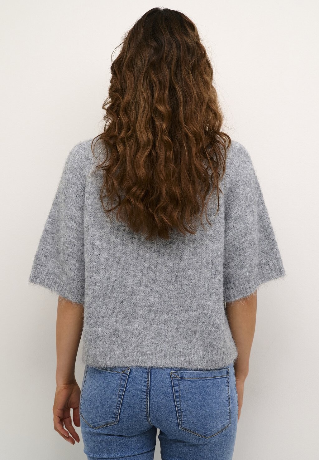 Вязаный свитер EMILIE CROPPED PULLOVER Kaffe, серый 
Вязаный свитер EMILIE CROPPED PULLOVER Kaffe, серый