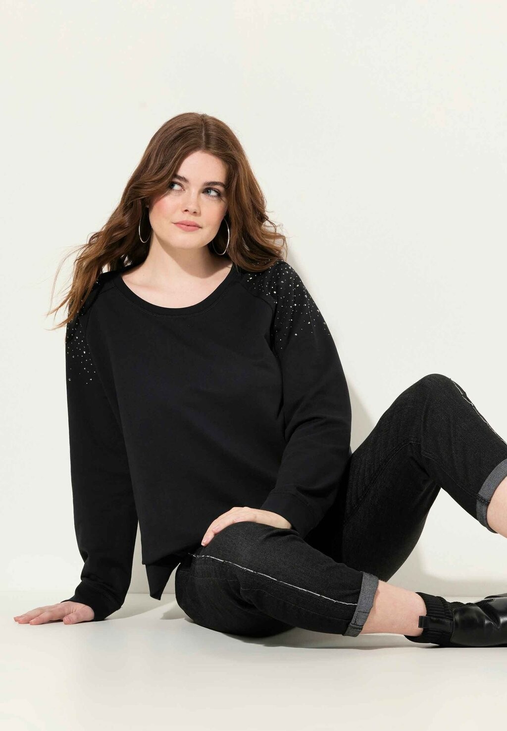 Толстовка METALLIC STUDDED Ulla Popken, черный
Толстовка METALLIC STUDDED Ulla Popken, черный