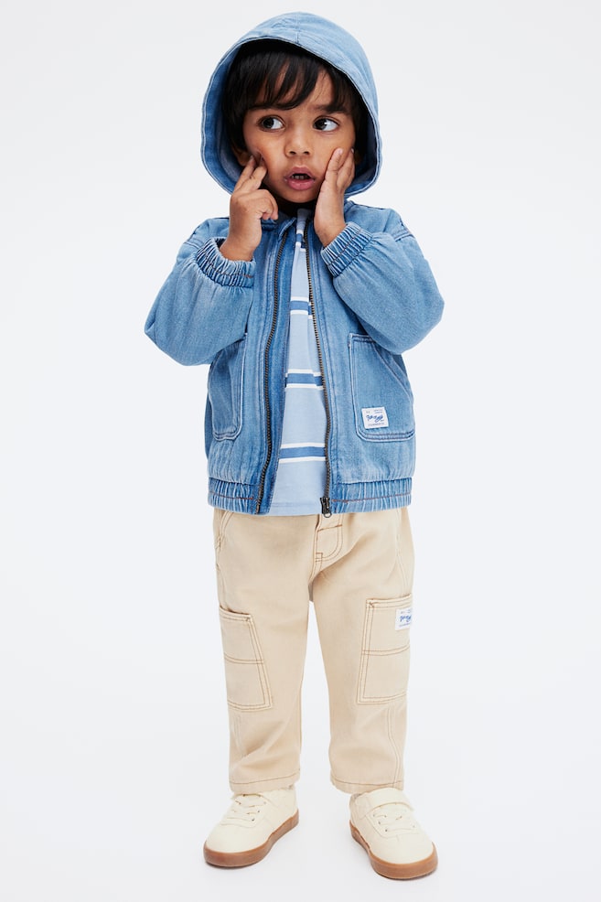 Джинсовая куртка с капюшоном H&M, синий
Джинсовая куртка с капюшоном H&M, синий