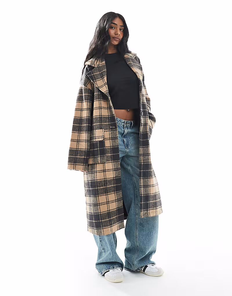 Девушка из среды клетчатое пальто цвета коккон в кэмп Wednesday's Girl
Девушка из среды клетчатое пальто цвета коккон в кэмп Wednesday's Girl